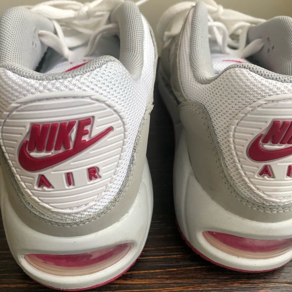 💥ANY OFFERS??Women’s Nike Sneaker💥 - Picture 3 of 5